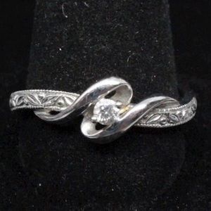 10 k solid white gold estate diamond engagement ring , size 6.5-6.75